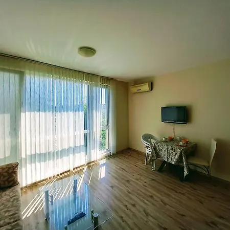Apartment Pastel Studio